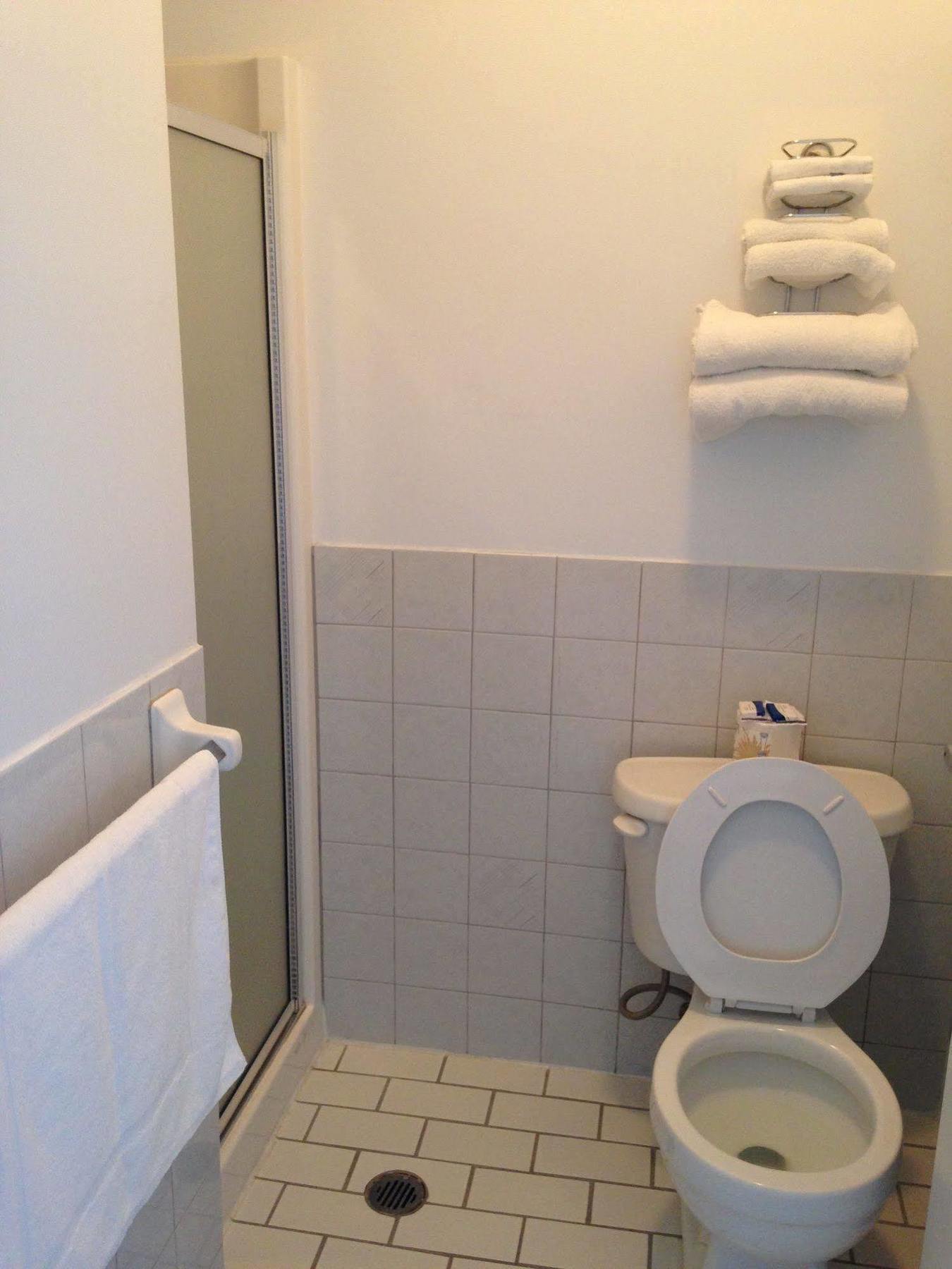 Motel Econonuit Шербрук Экстерьер фото